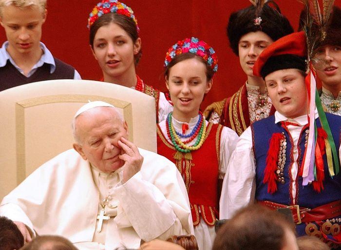 GALERIA - JAN PAWEŁ II - Papiez polskie dzieci.jpg