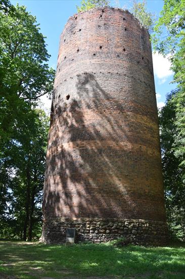 2020.07.22 - Przewóz - Ruiny zamku książąt głogowskich. Baszta zamkowa Wieża Głodowa - 002.JPG